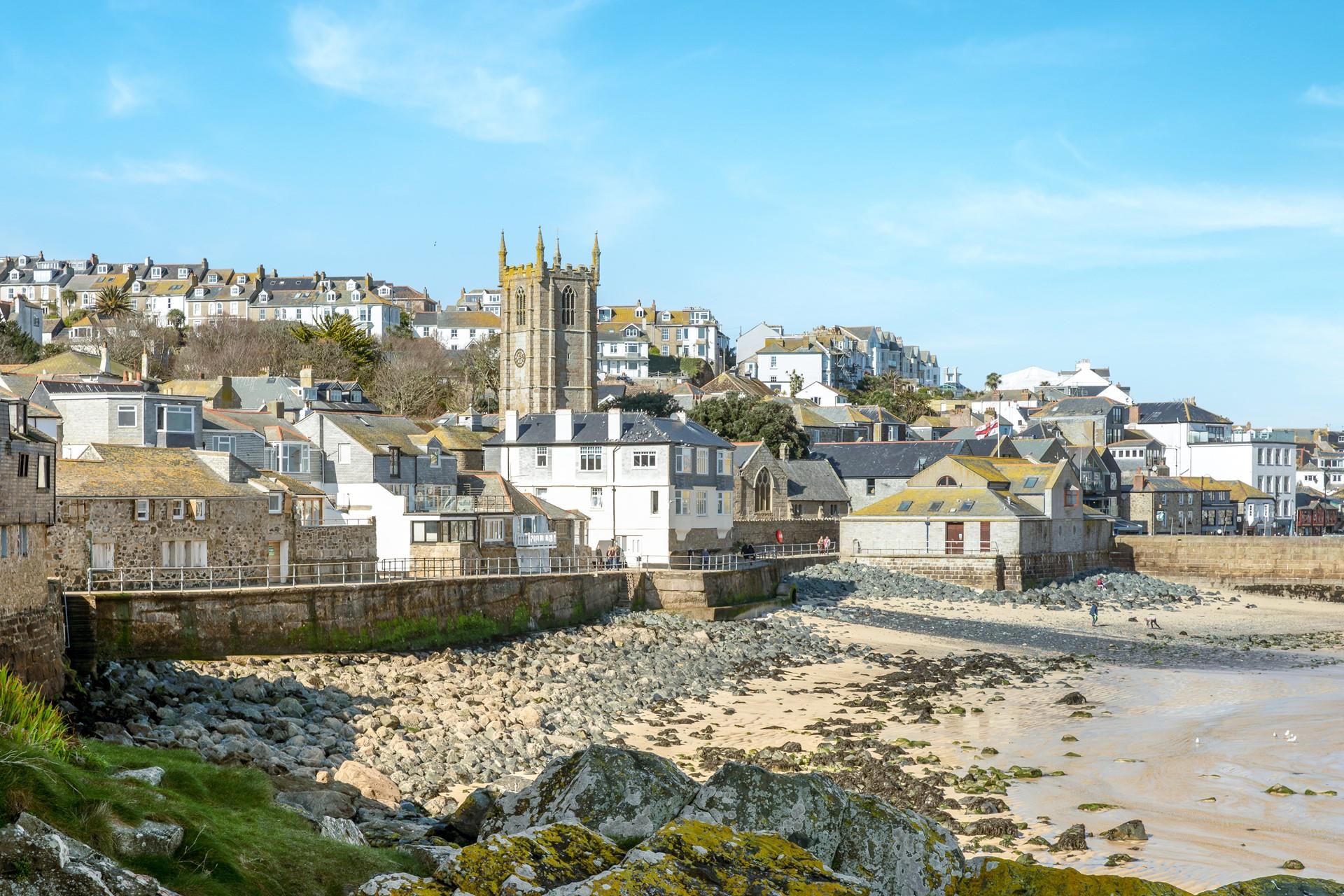 Lobster Pot is located just above the rocks that lead to the sea.