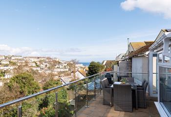 Dine alfresco on those balmy summer evenings. 