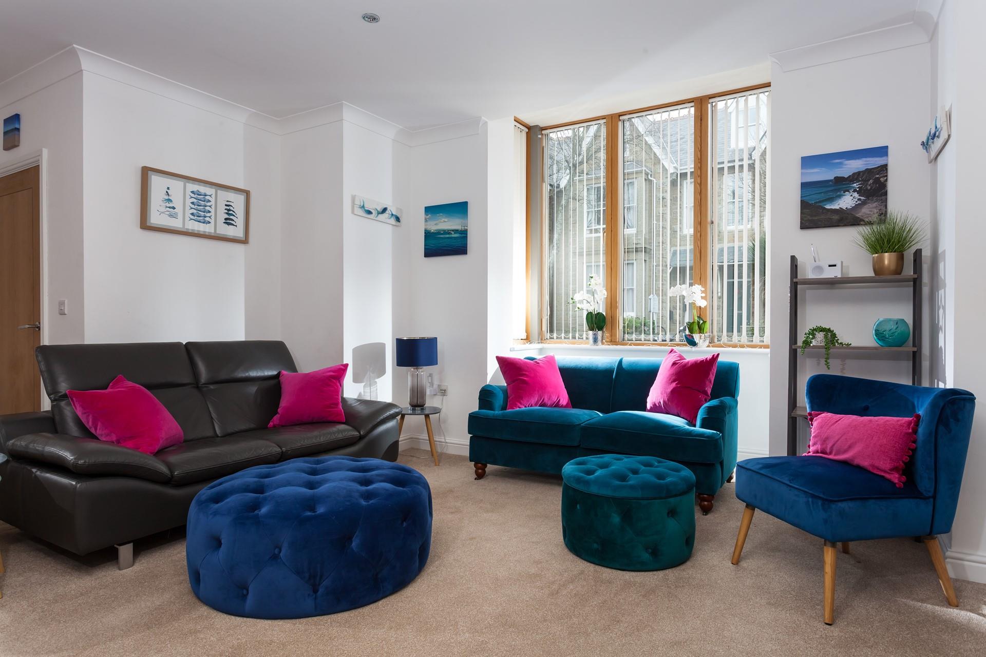 Vibrant rich tones add a touch of luxury to the lounge.