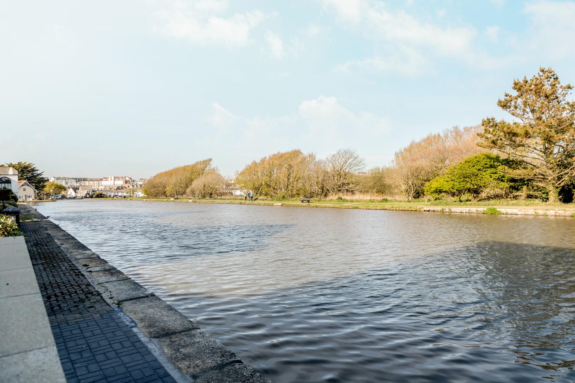 Take a morning stroll along the canal, and collect some fresh pastries from a local bakery in town to take back for breakfast!
