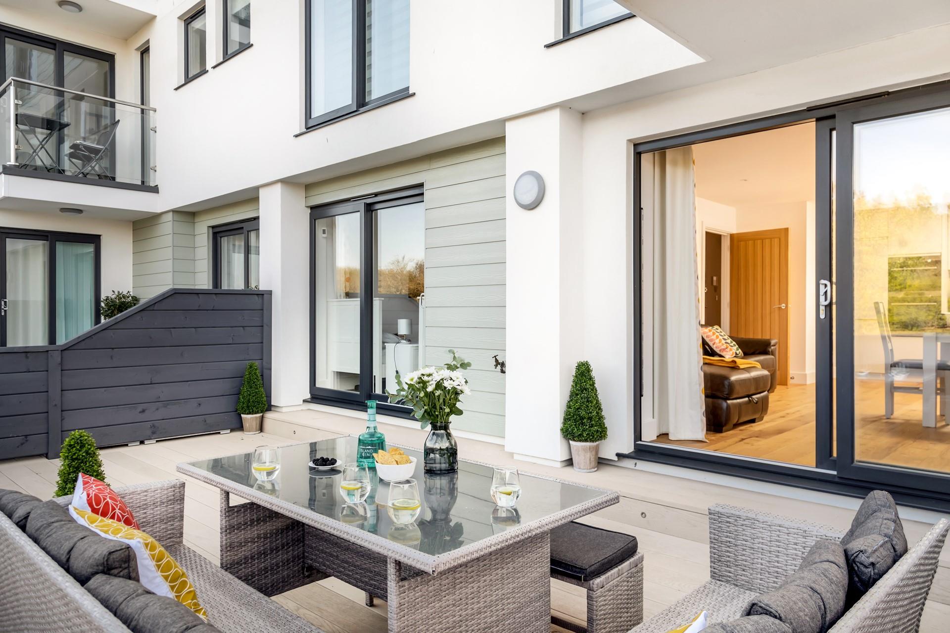 Sip a cold G&T out on the decking in the evening sun.