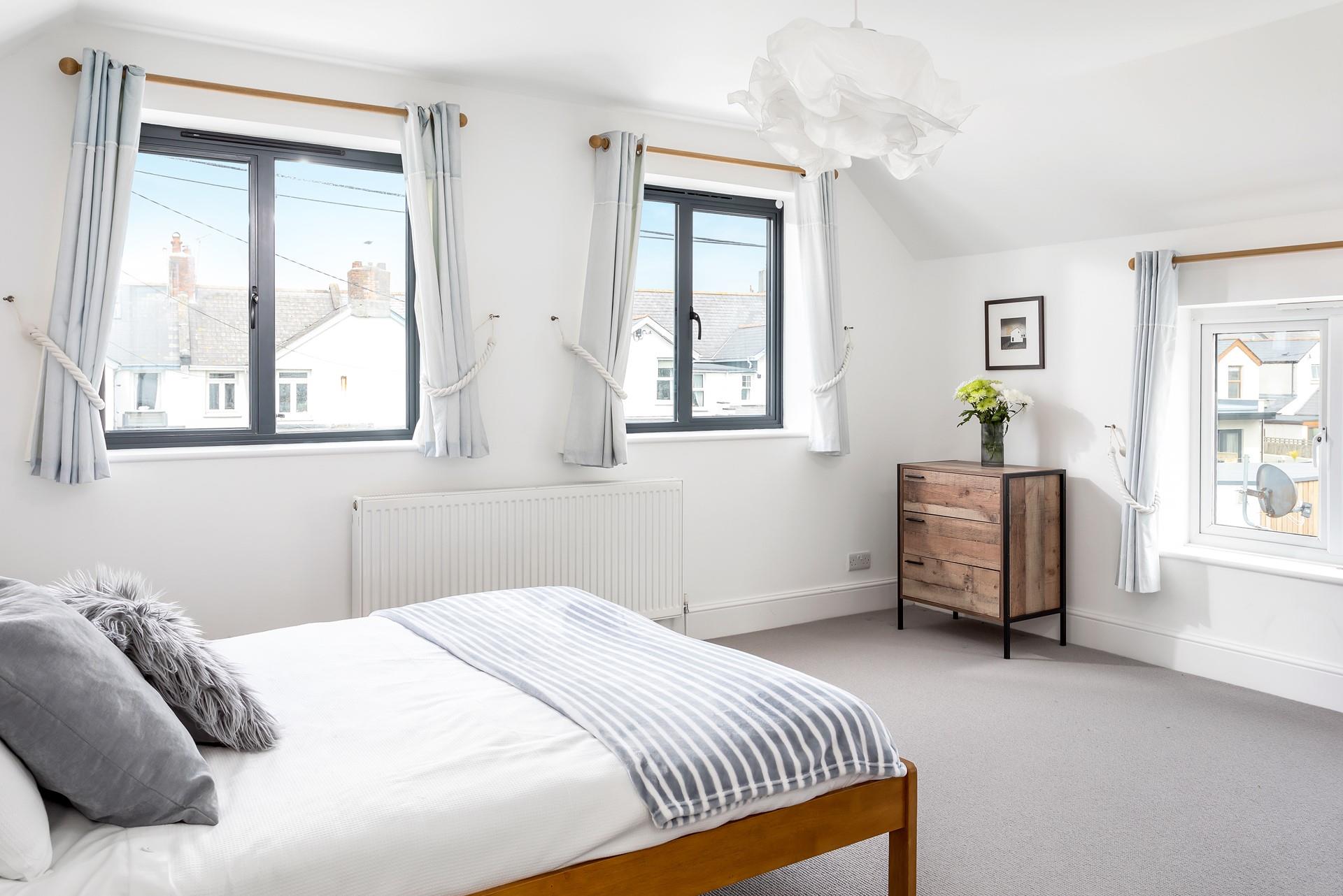 Sleep well in the king size bed dreaming of the next Cornish adventure.