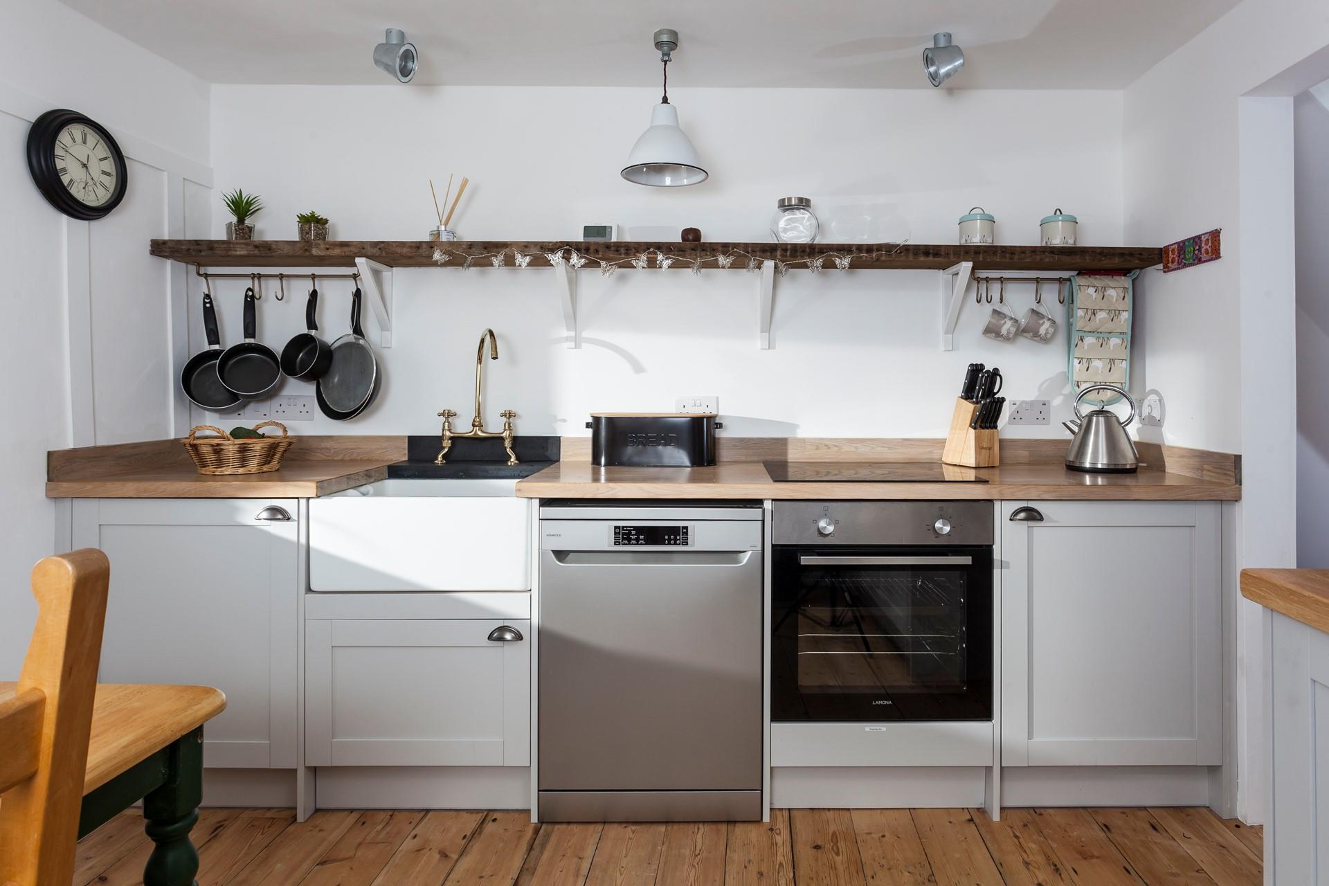Beautifully appointed kitchen, perfect for rustling up family meals.