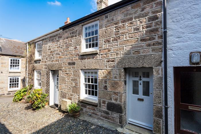 Woodbine Cottage, Newlyn, Sleeps 4 in Newlyn