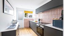 Fully-equipped with all you need, the kitchen is ideal for prepping food for the day. 
