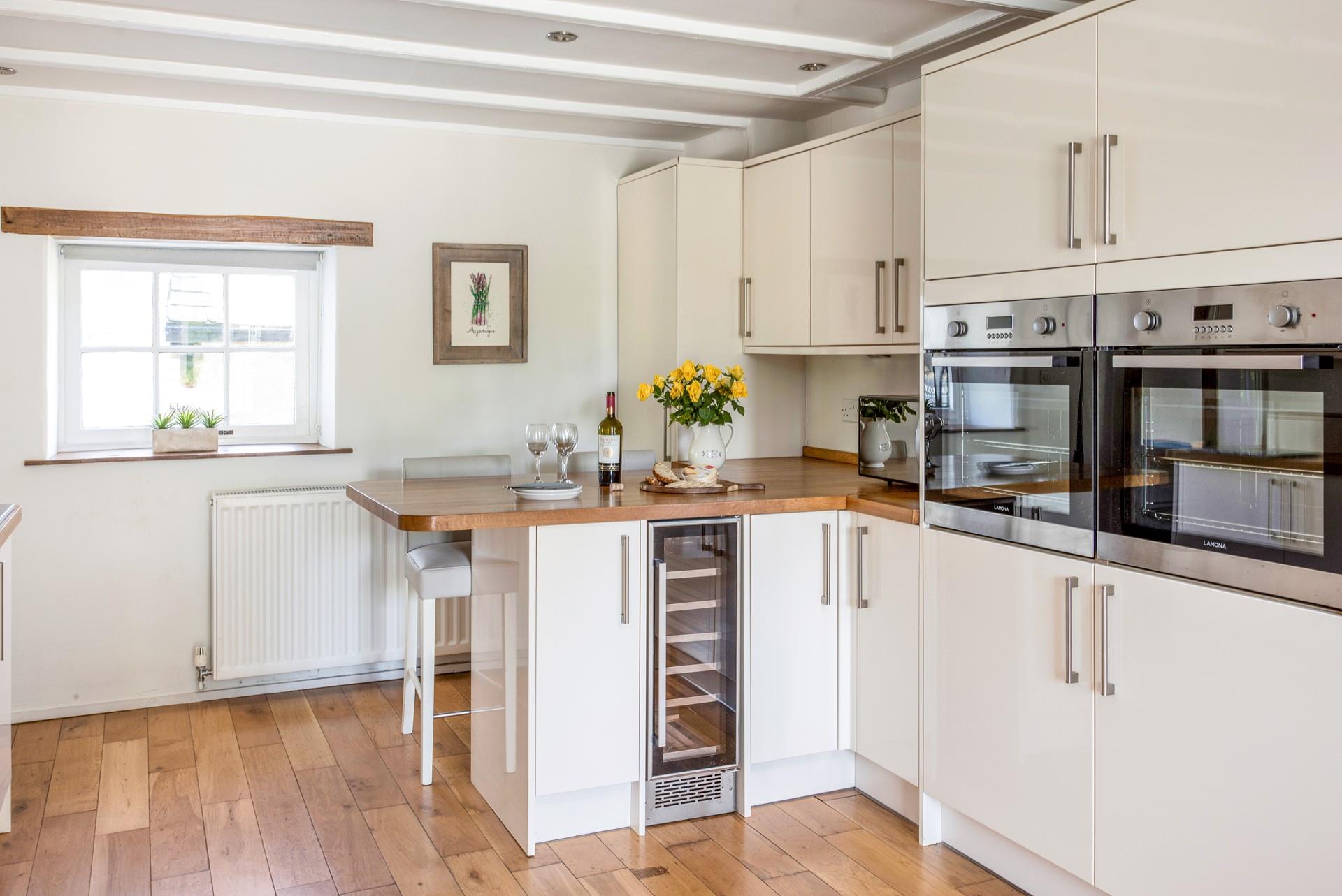 Enjoy your wine chilled from the built-in wine cooler. 