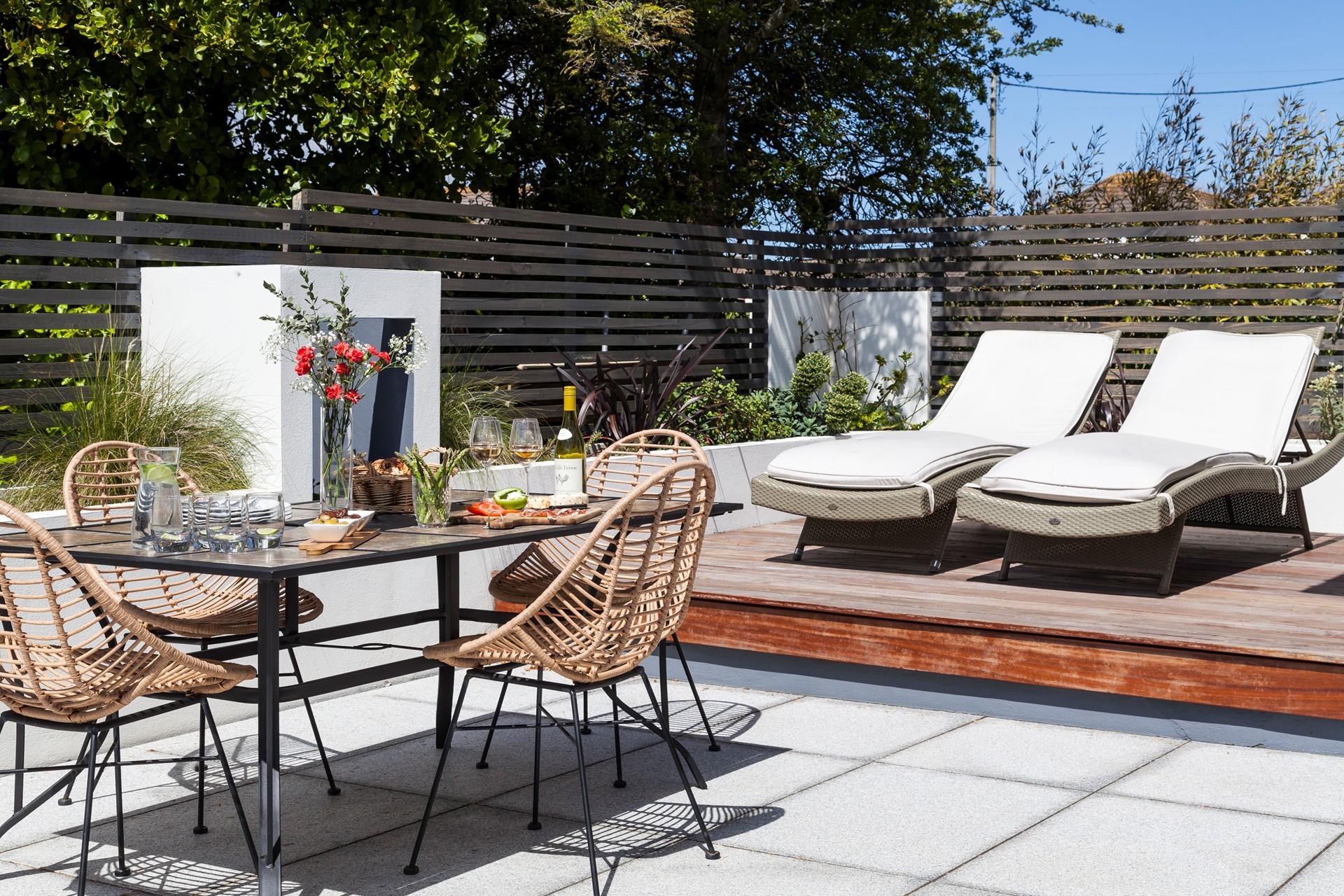 While away the afternoon in the exotic garden. 