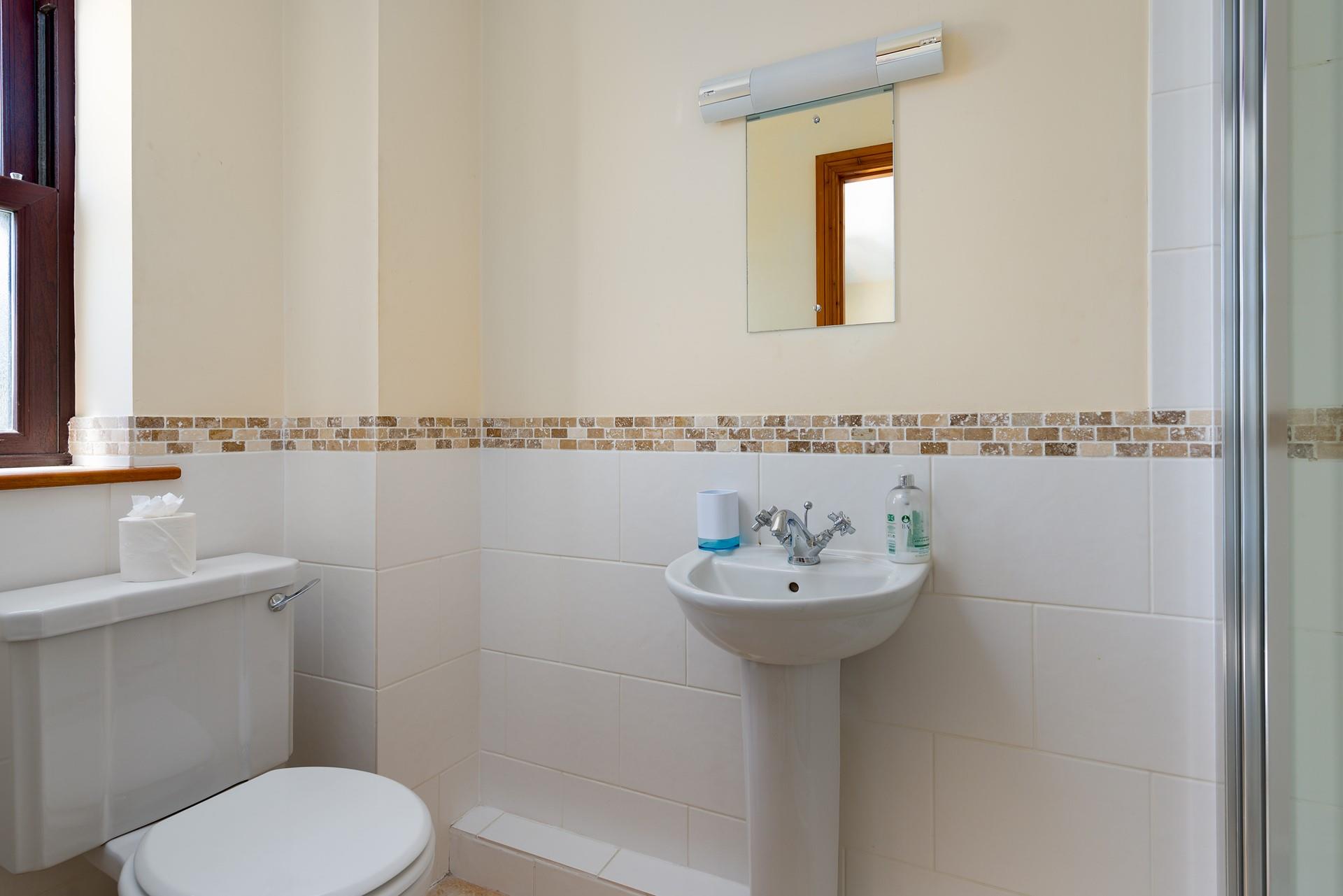 Wash off the sand and then get ready to head to a local restaurant for some fresh seafood.