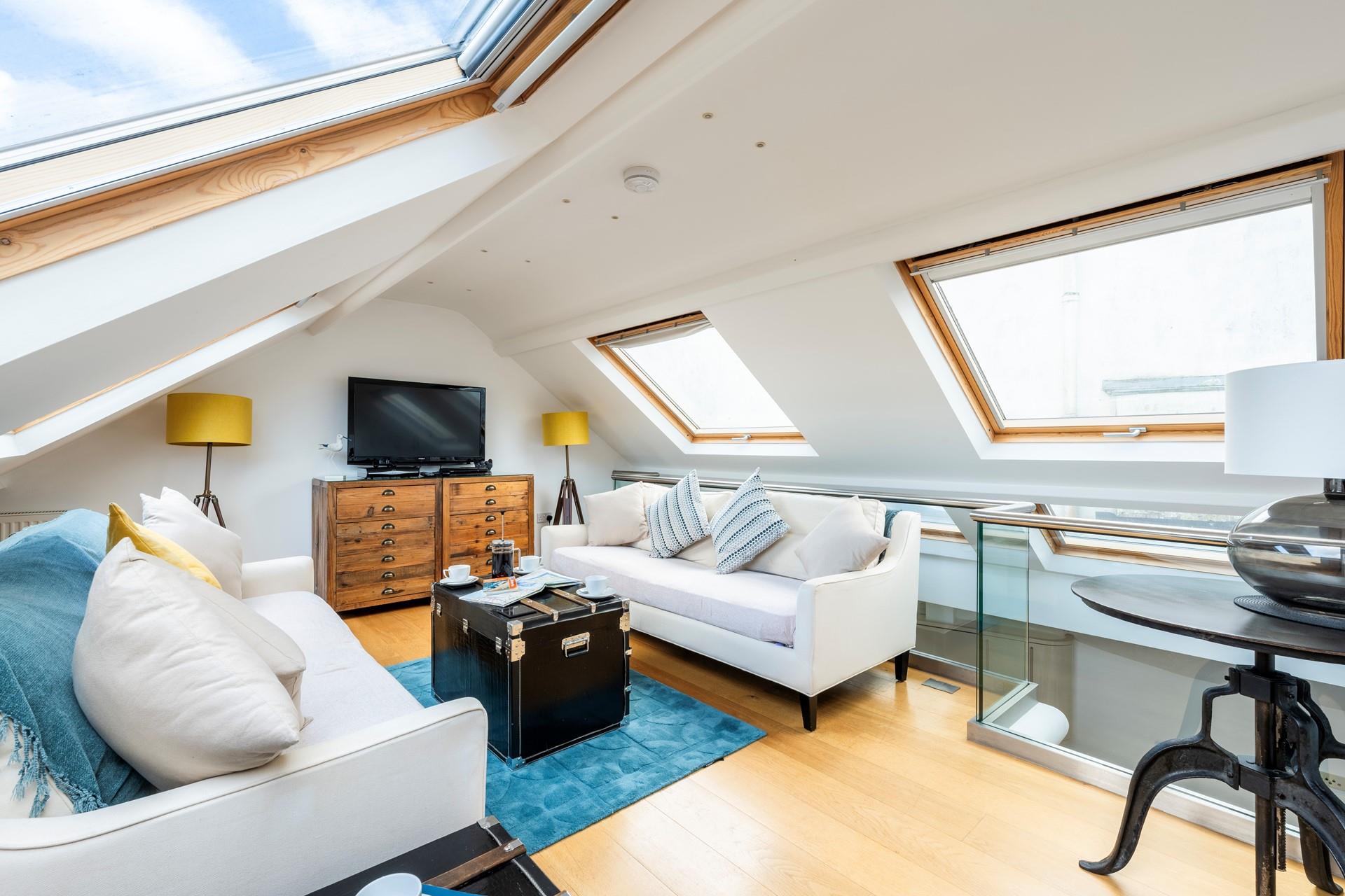 A unique retreat close to the centre of St Ives, its sought after location makes it easy to explore this magical town.