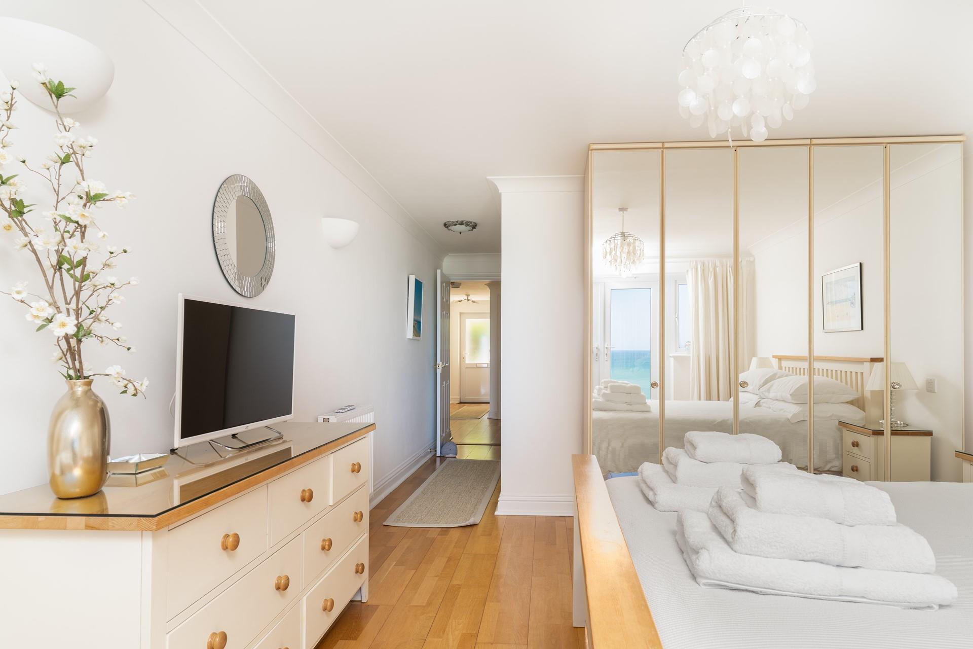 Sink into your king size bed and drift into a dreamy night's sleep.