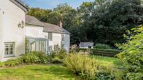 Dog friendly, your four legged friends will love running around the garden.