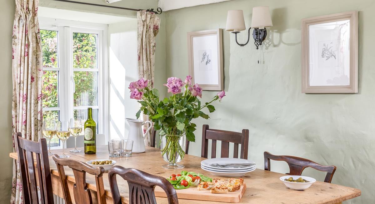 Come together at your large dining table for a wholesome family dinner.