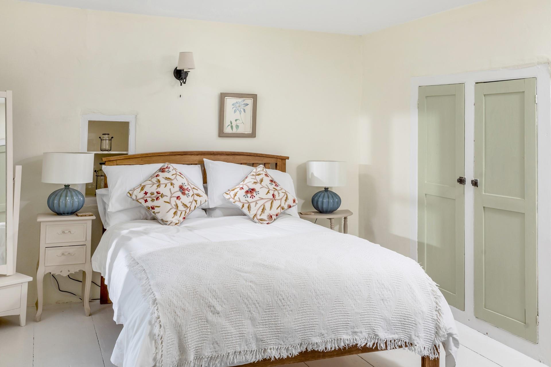 Snuggle up in the luxury bed linen and rest your feet after a day of exploring North Cornwall.