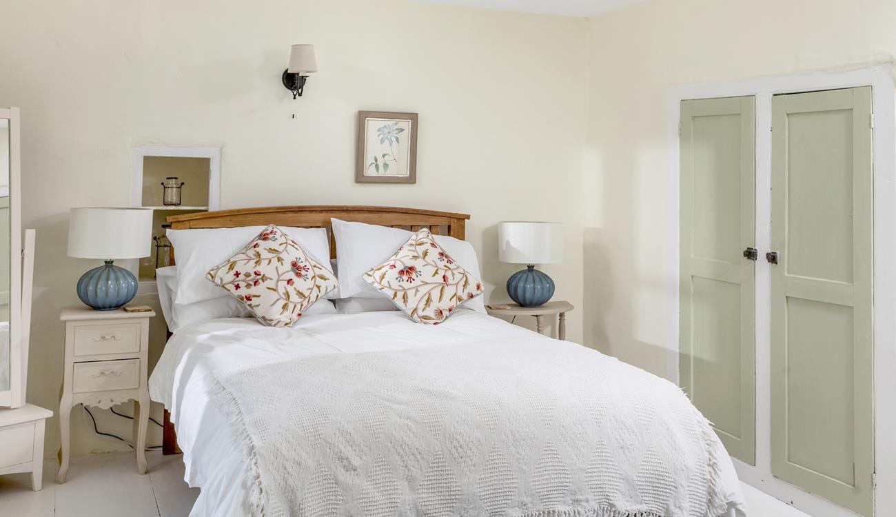 Snuggle up in the luxury bed linen and rest your feet after a day of exploring North Cornwall.