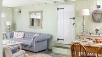 A secluded cottage, Hobb's Choice is a delightful rural retreat.