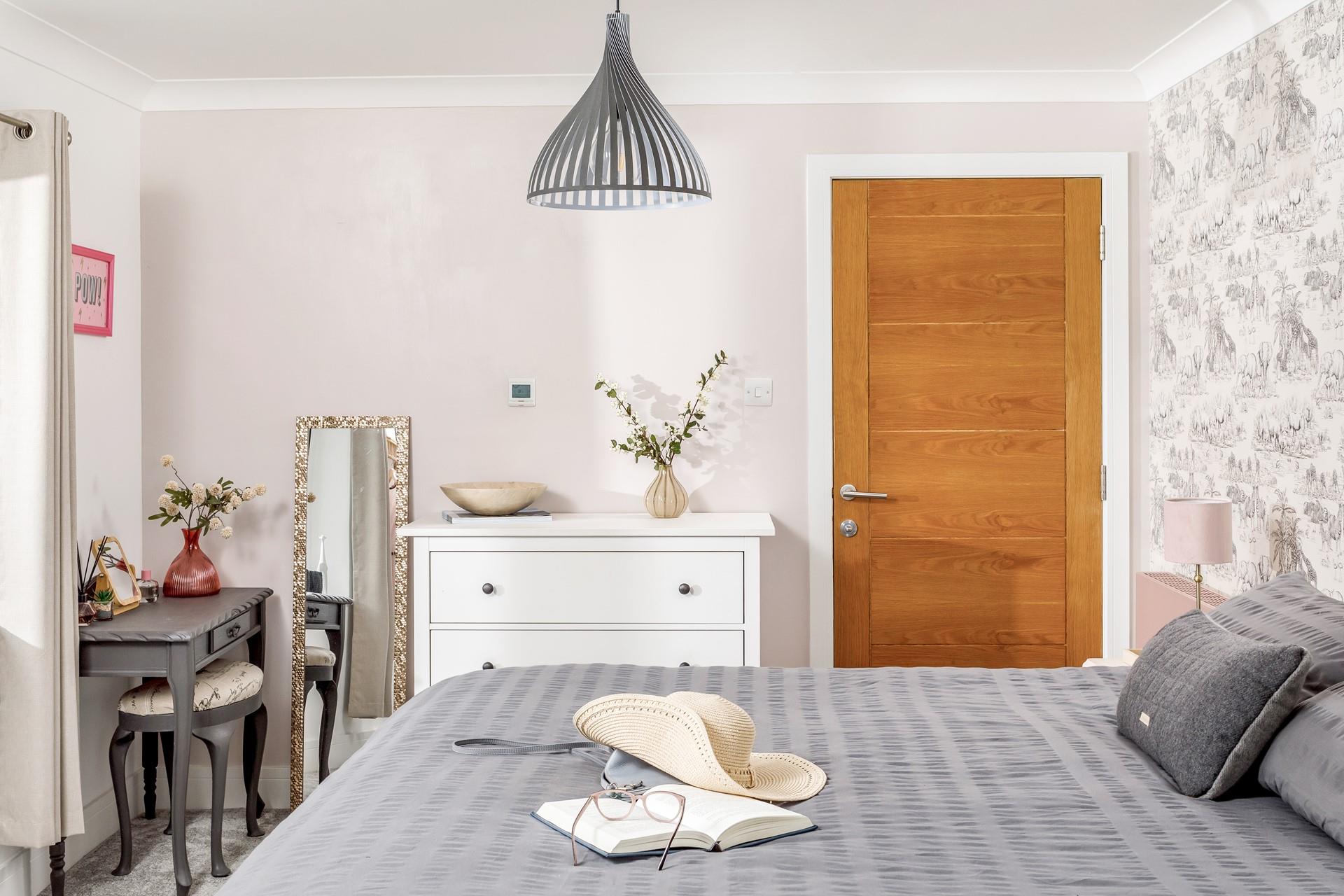 Climb into the sumptuous double bed and drift into a dreamy slumber.