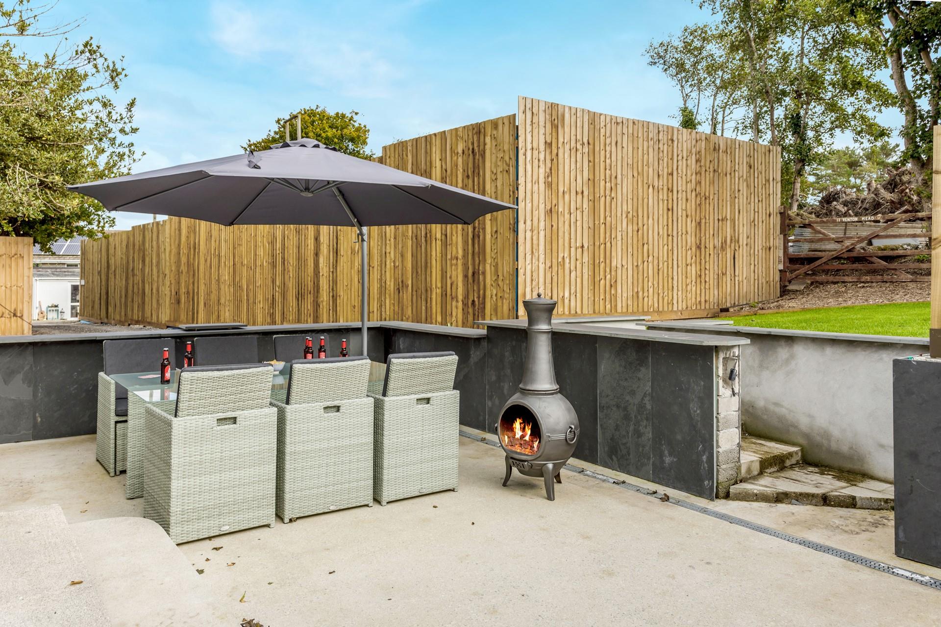 Take your dinner al fresco on balmy summer evenings.