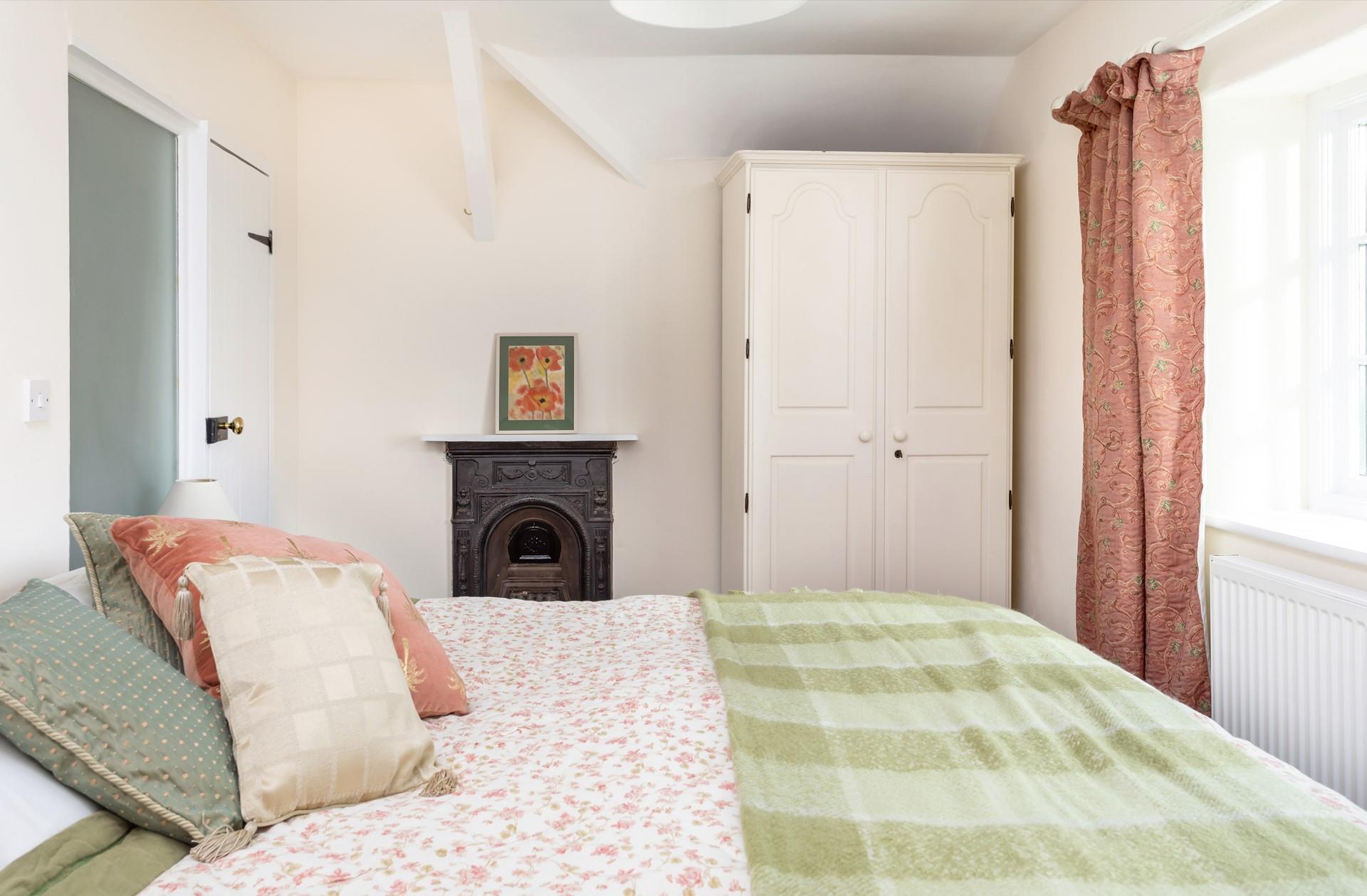 Climb out of bed and get ready for the day in the en suite.