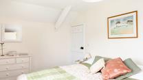 Choose from a king size or twin bed in the second bedroom.