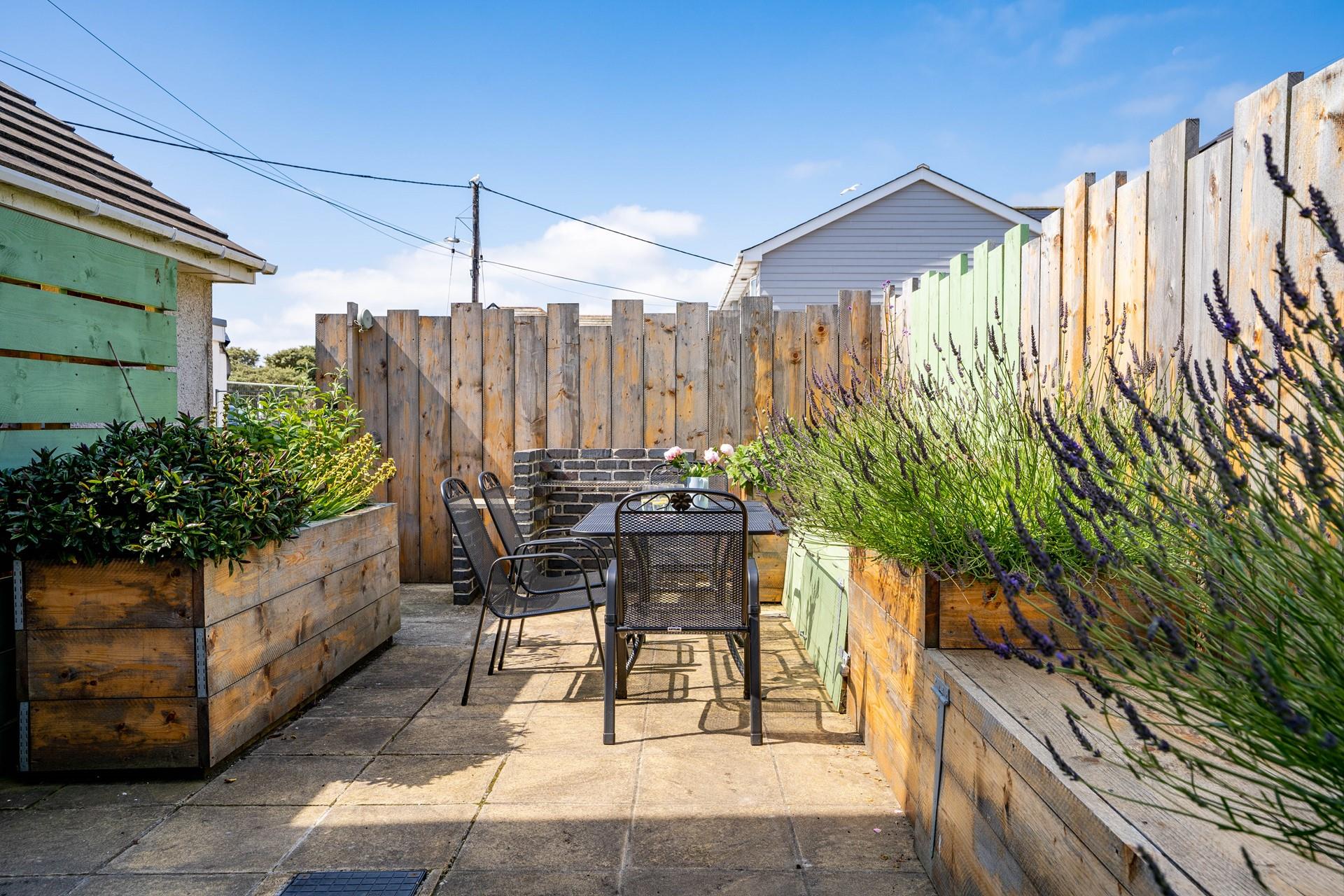 A lovely spot for sociable meal times after a day of exploring. 