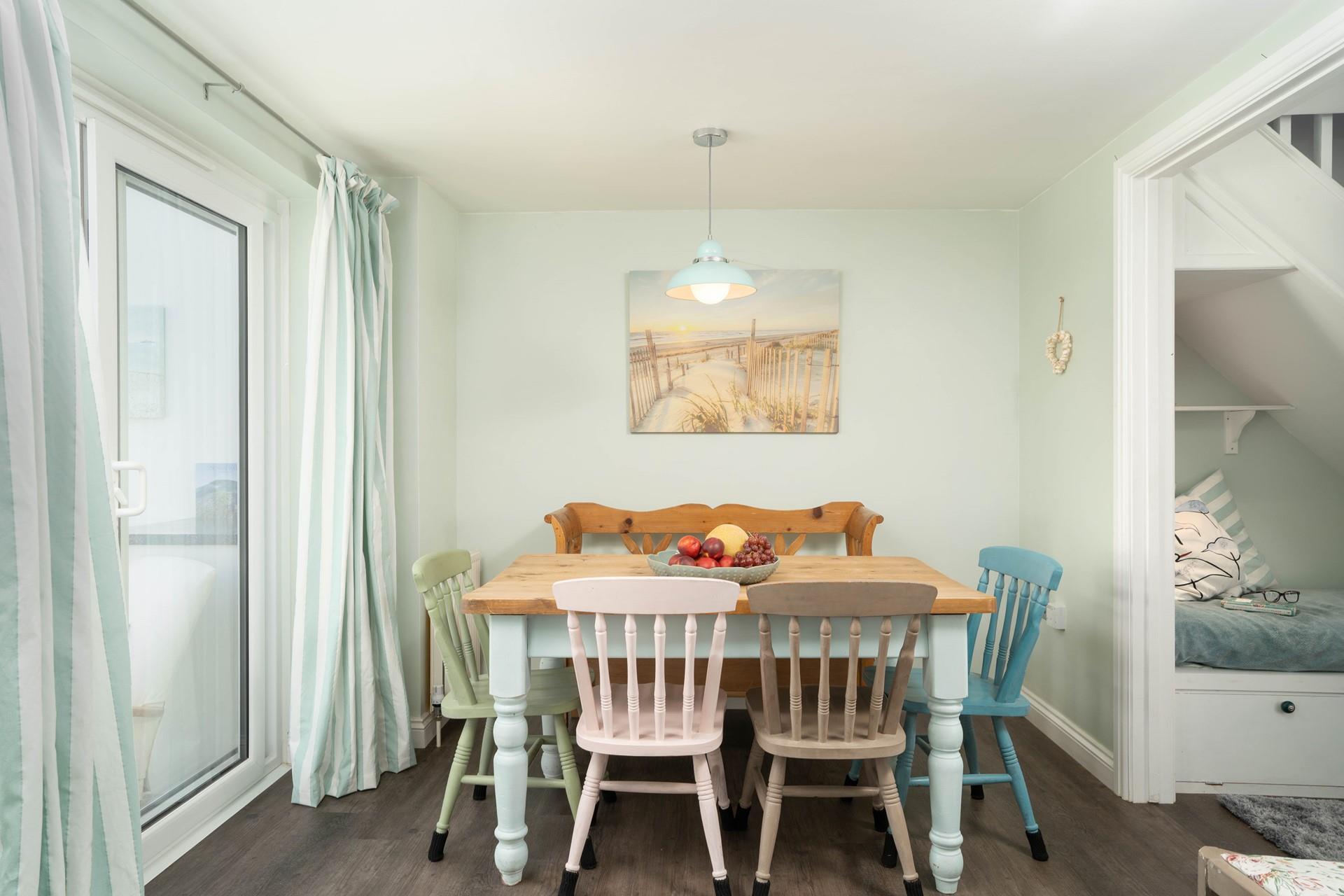 Get all the family together around the dining table, and turn leisurely lunches into lazy suppers.