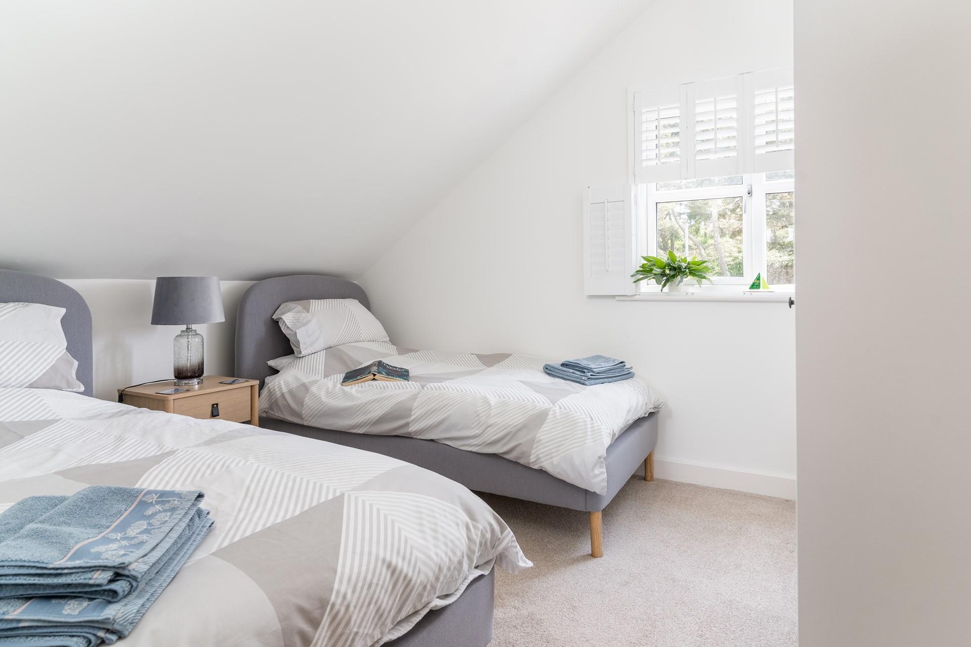 You can discover all West Cornwall has to offer as this is the perfect base, head down west to discover Land's End, or north to Newquay.