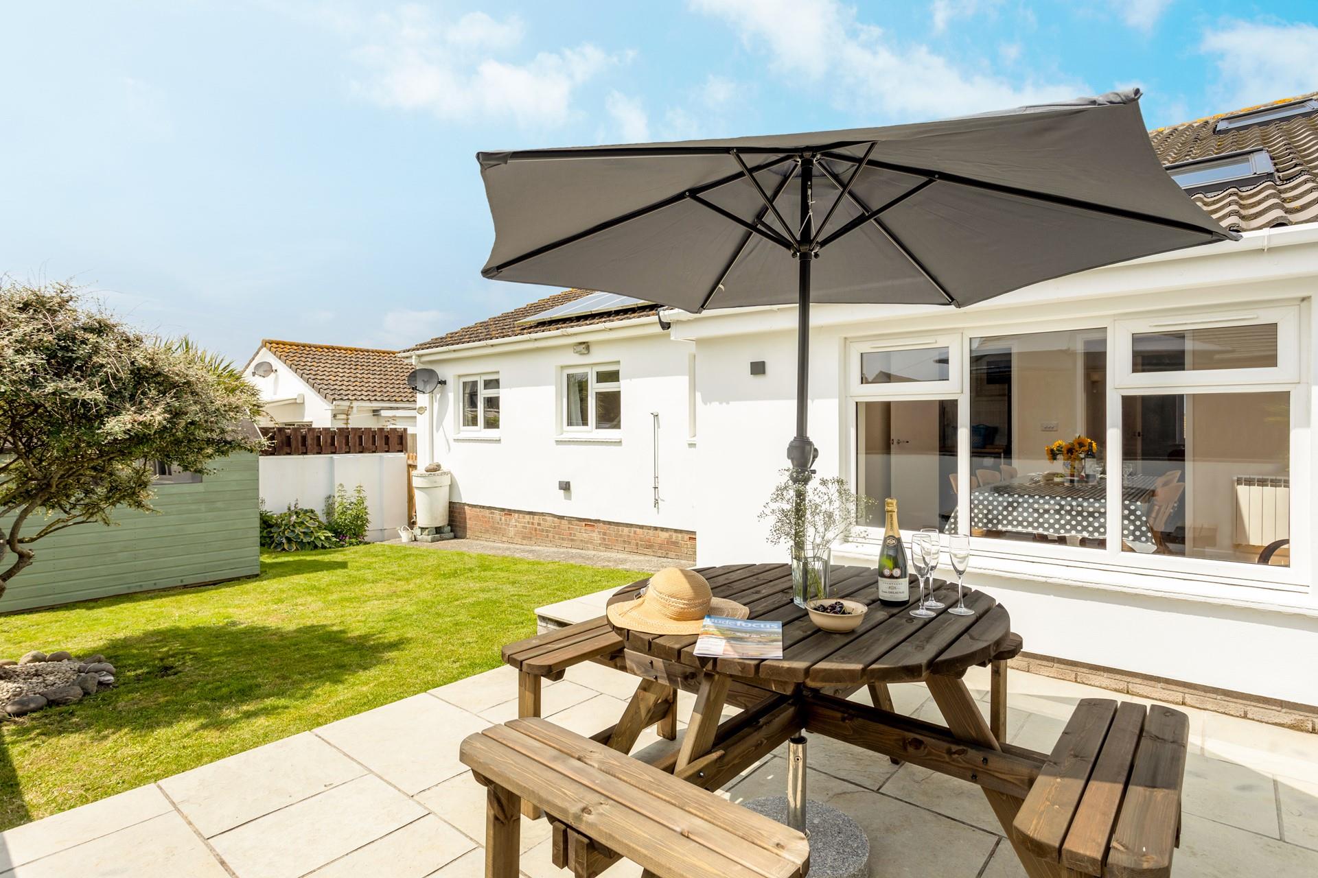 Sit around the table and enjoy a long lazy lunch in the sun.