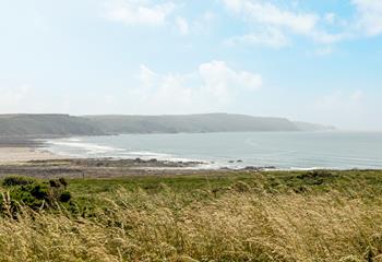 Widemouth Bay beach is perfect for swimming, surfing, rock pooling or exploring the South West Coastal Path.