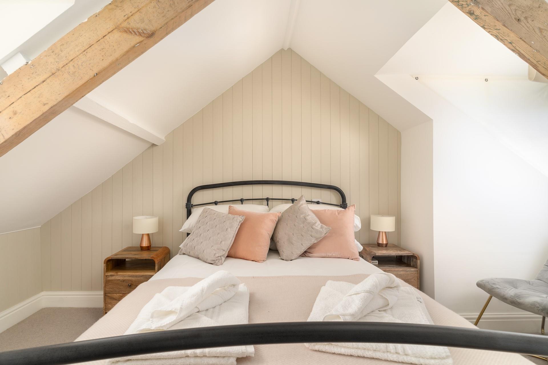 Wake up to beautiful sea views, towards Porthmeor in one window and towards the harbour in the other.