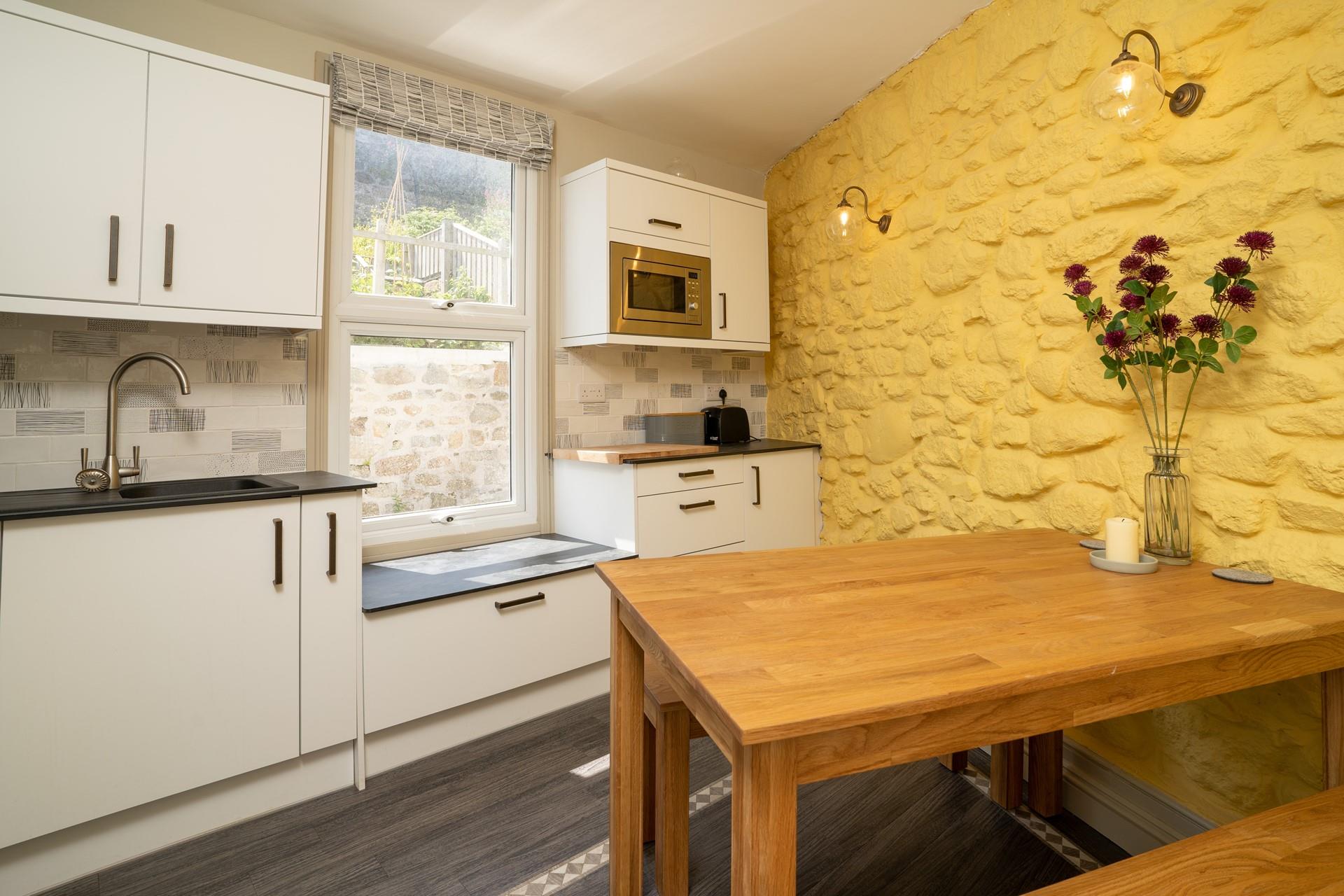 Spend lazy mornings sipping tea and cooking breakfast before heading out to explore the south west coast path.