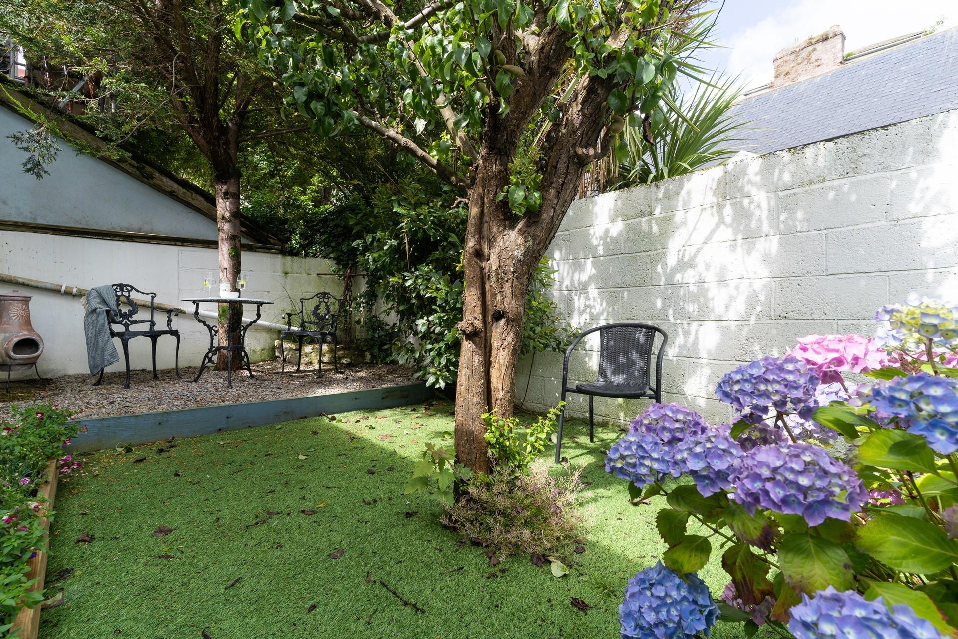 Sit back and relax from the minute you arrive in your outdoor space.