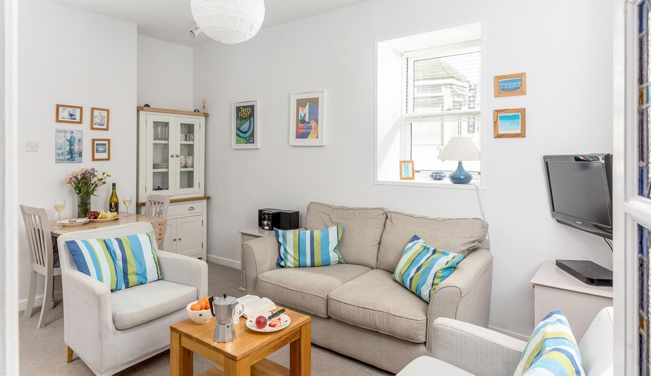 Settle in for a cosy evening in front of the TV after a busy day at the beach.