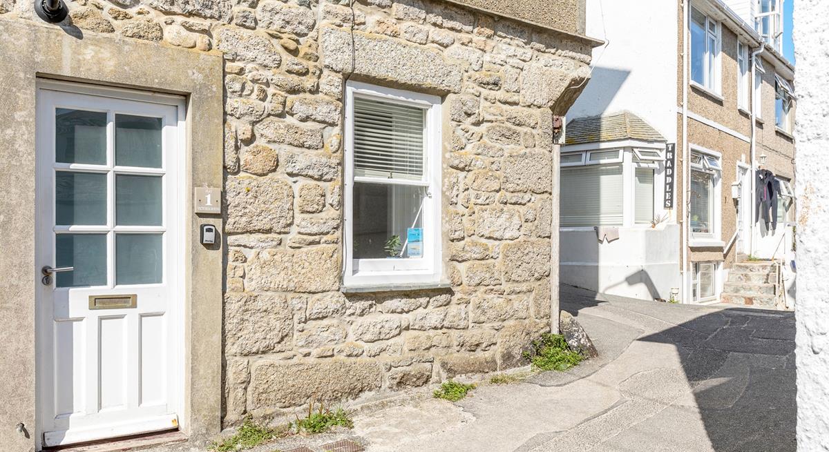Located in the heart of St Ives, you are close to all the shops, restaurants and sandy beaches of the town.