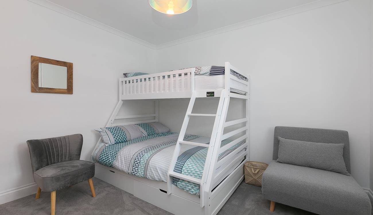 Sleeping 6, this contemporary house is perfect for a family-friendly getaway.