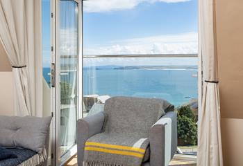 Mor Gwel has views right across St Ives Bay, living up to its name meaning 'Sea View'. 