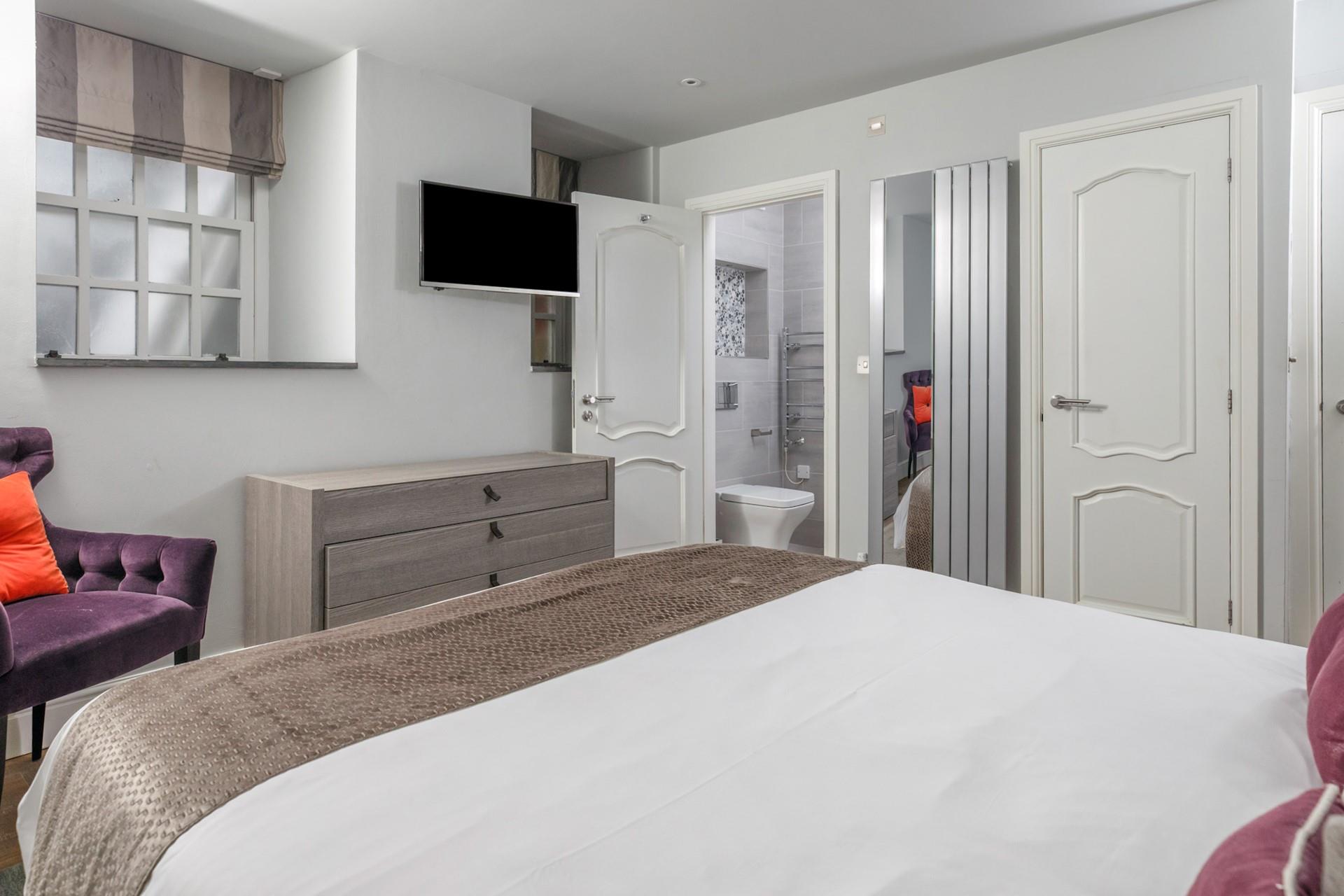 Each bedroom has a handy en suite.