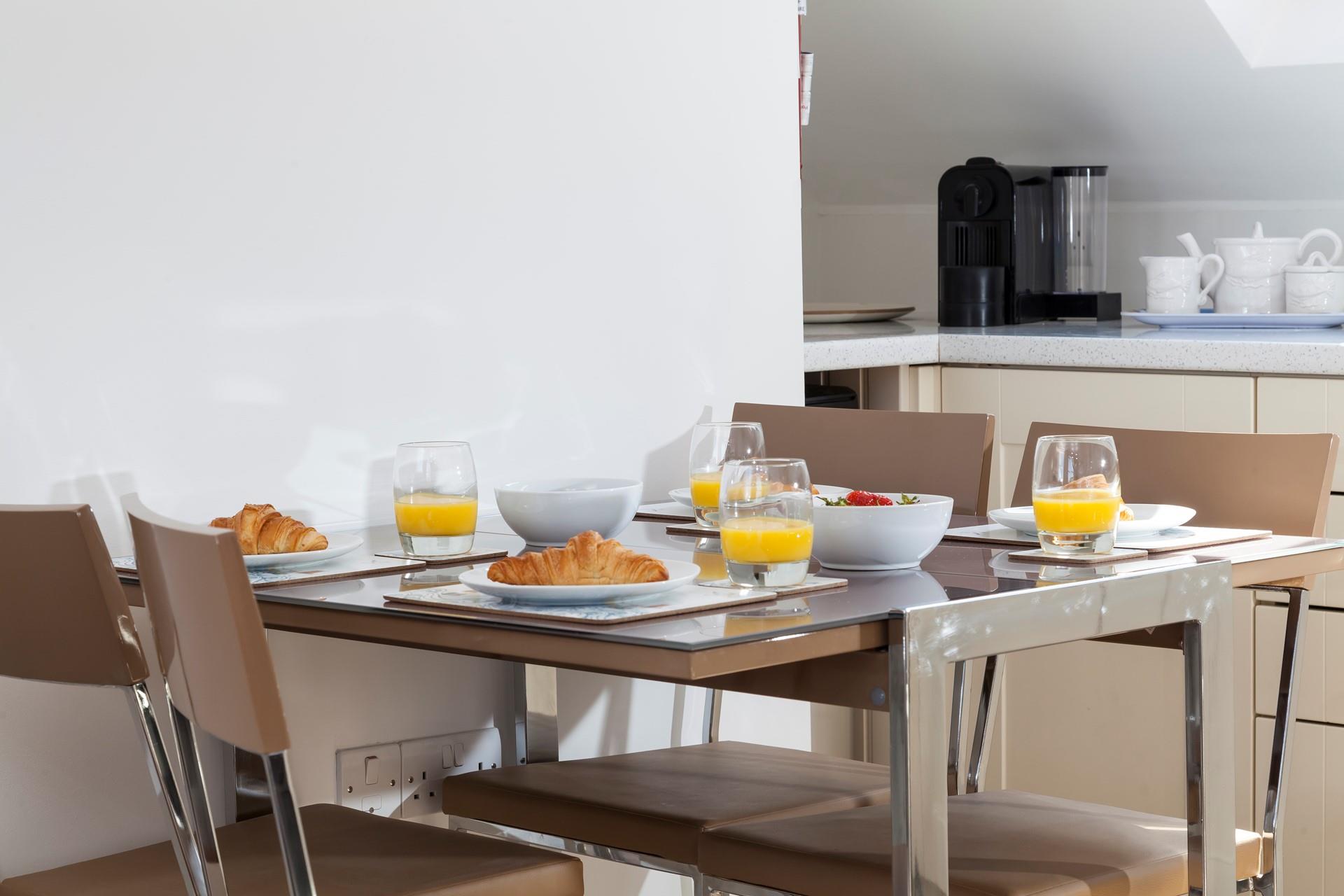 Get some delicious pastries in town and enjoy a hearty breakfast before heading out.