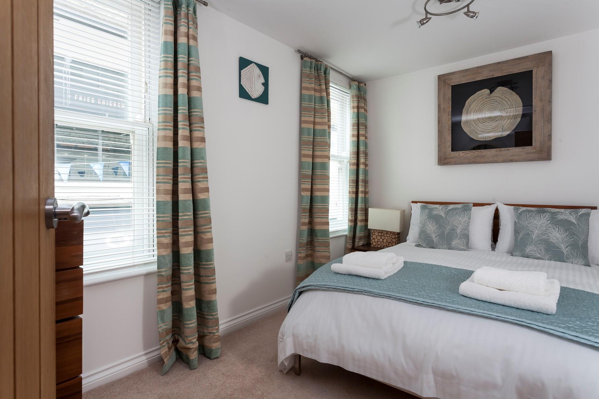 The comfortable double room has air conditioning for a comfortable night's sleep.