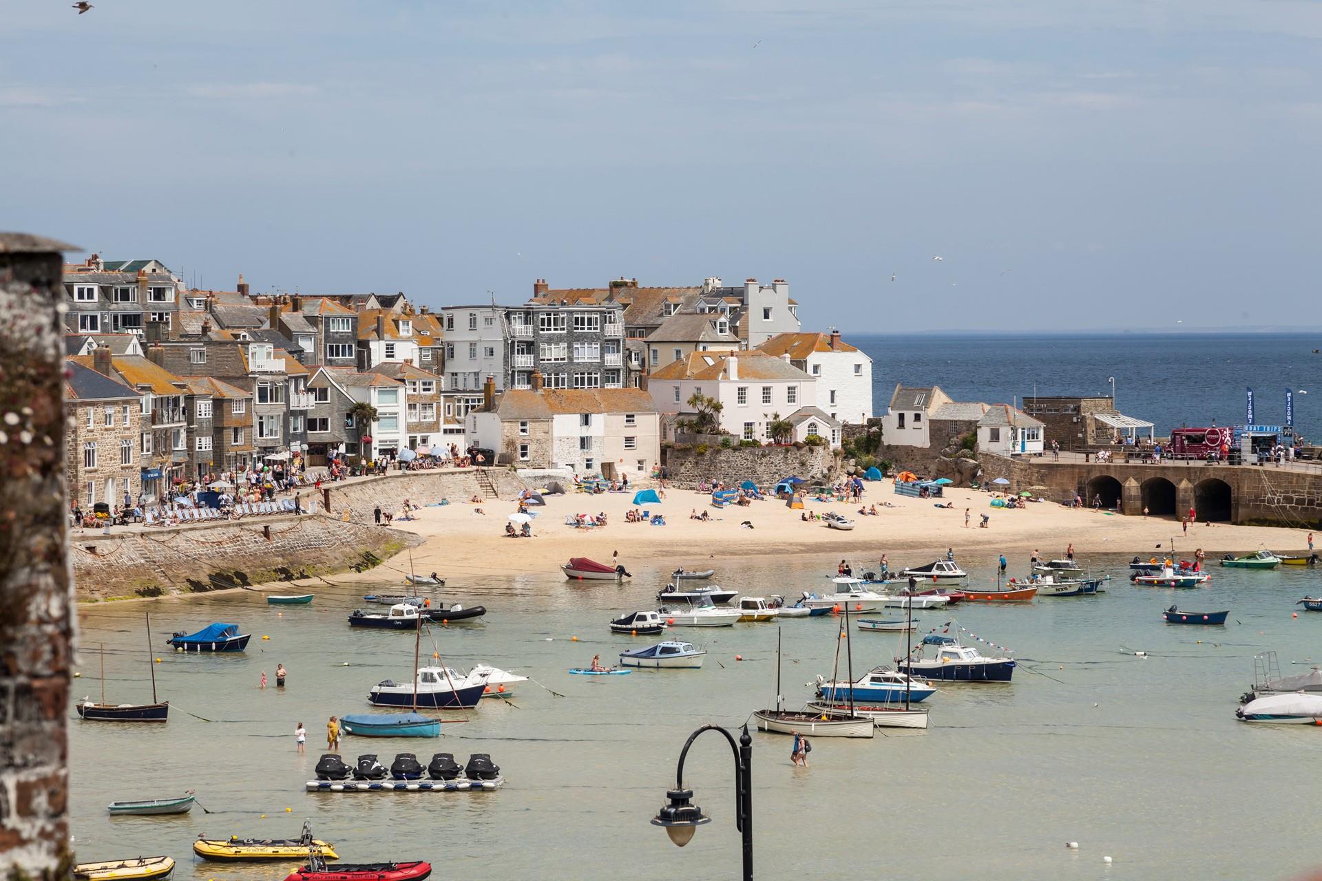 Explore the cobbled streets of St Ives and pick up some souvenirs to take home.