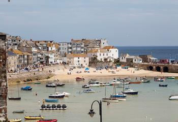 Explore the cobbled streets of St Ives and pick up some souvenirs to take home.