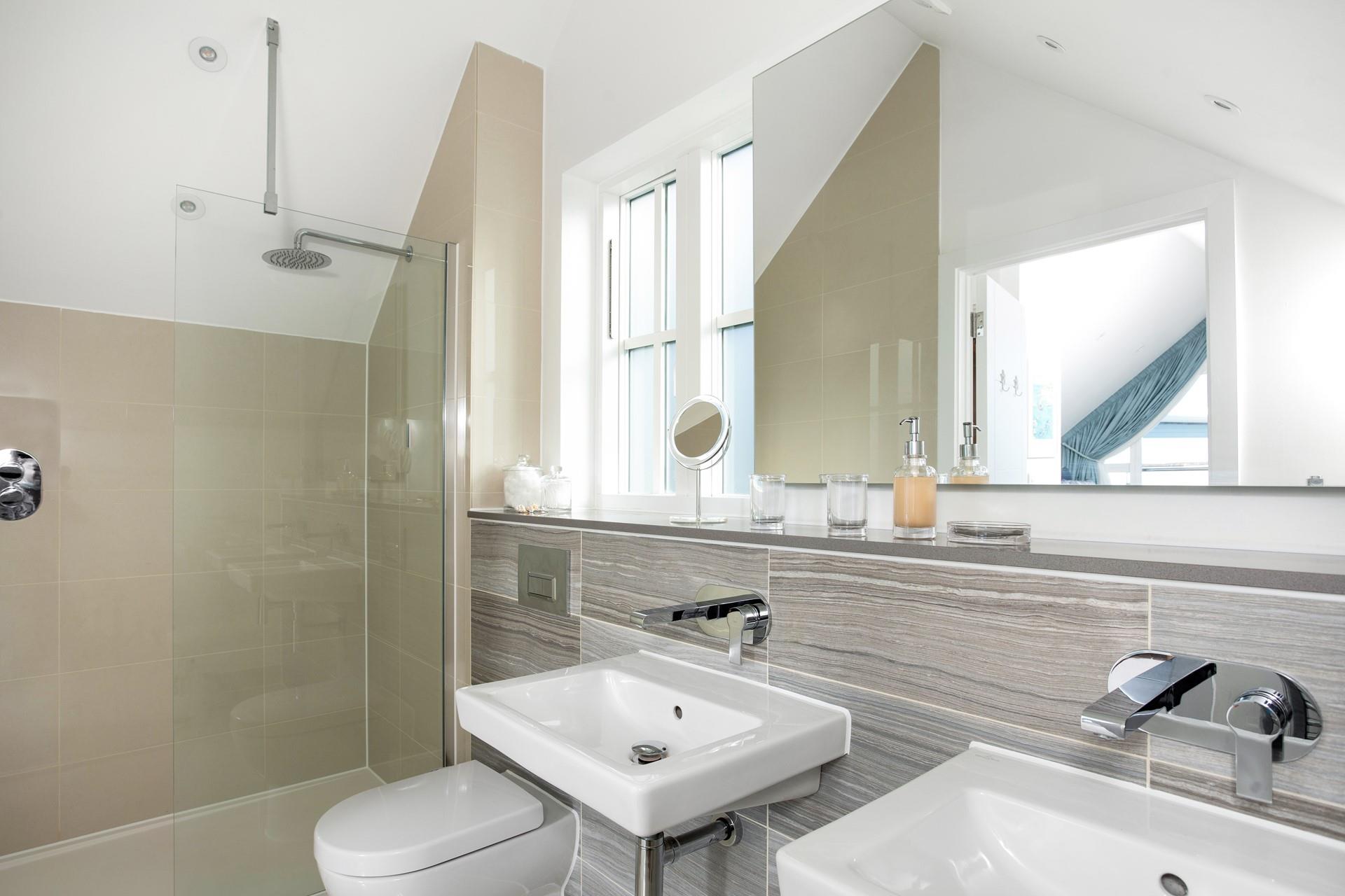 Wash off your sandy toes in the rainfall shower before heading into town for dinner.