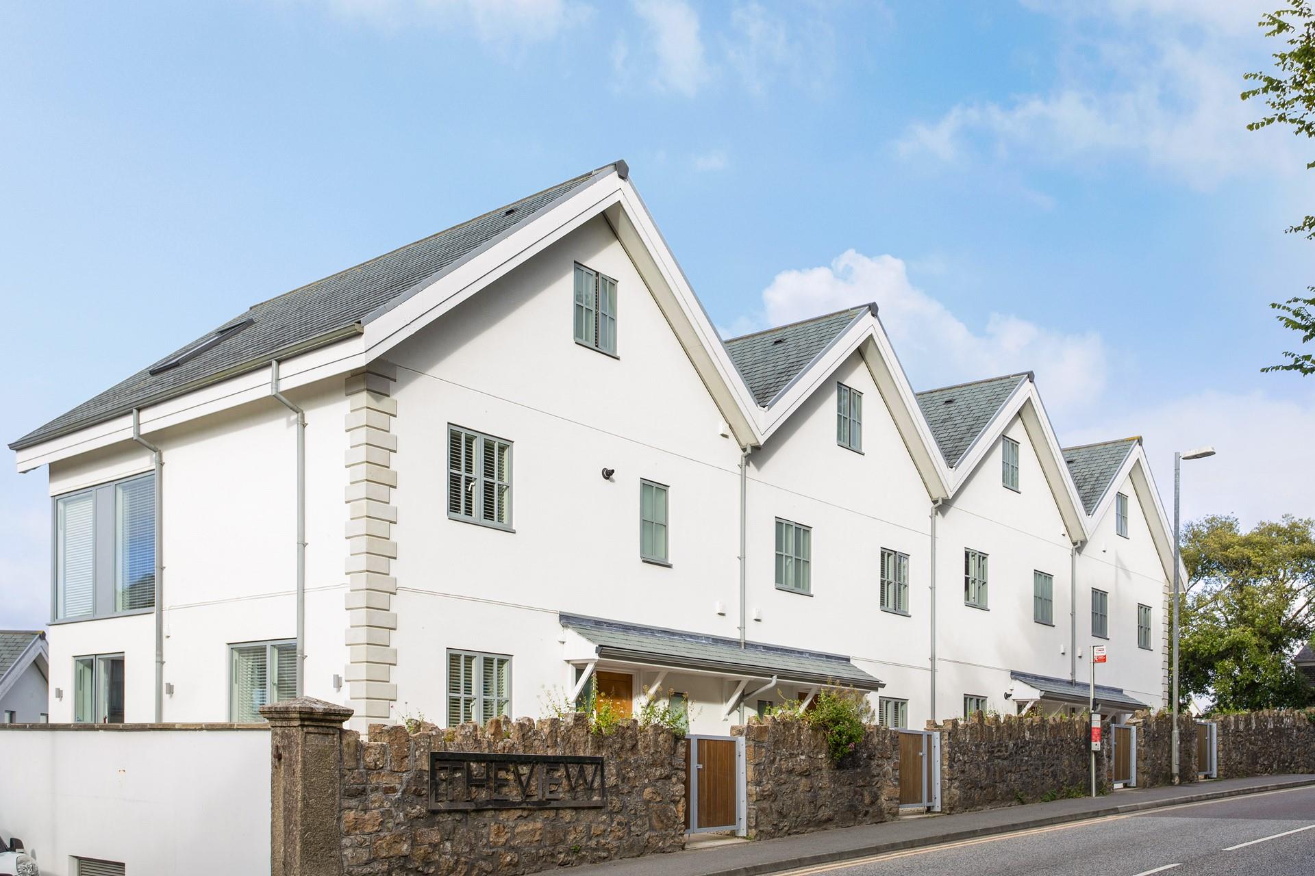 Secure parking for 2 cars means you can safely park up and forget about the car to explore St Ives on foot.