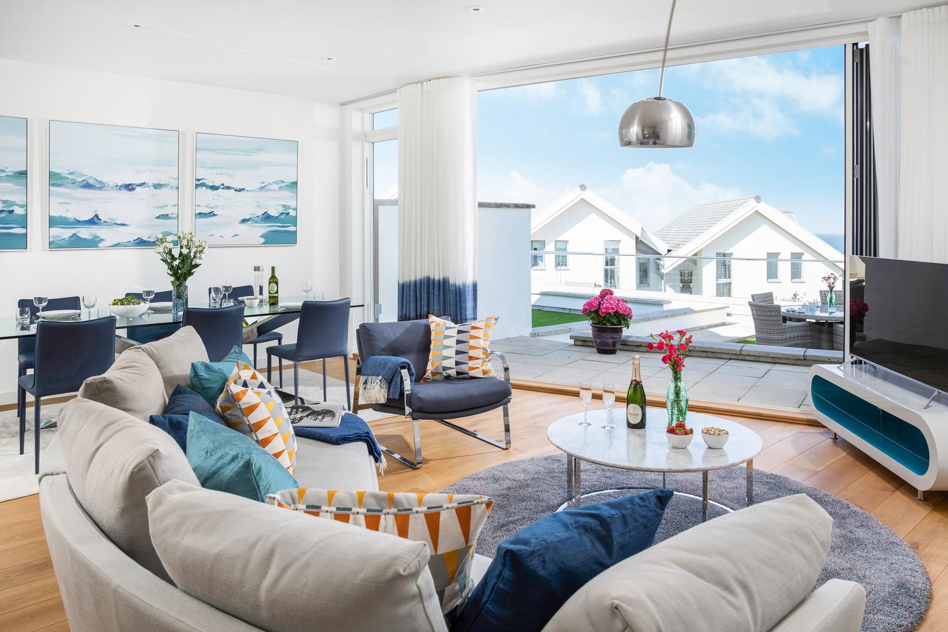 Open the doors and let the fresh sea air breeze while you sit and enjoy a tasty breakfast.