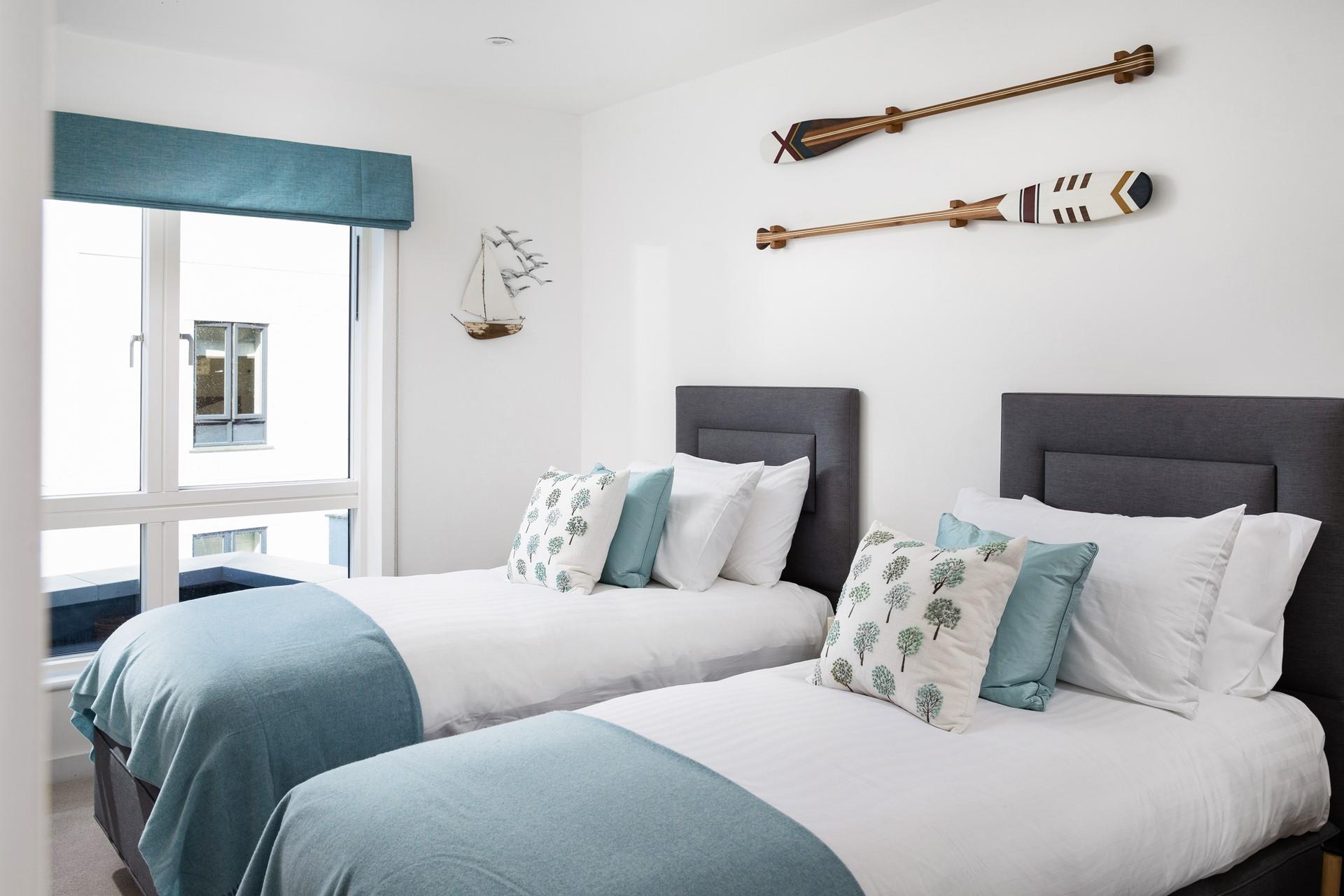 Tuck the kids into bed and head out onto the balcony to sip a cold glass of wine.