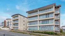Overlooking the coast, Zenith is a stone's throw from the beach and South West Coast Path.