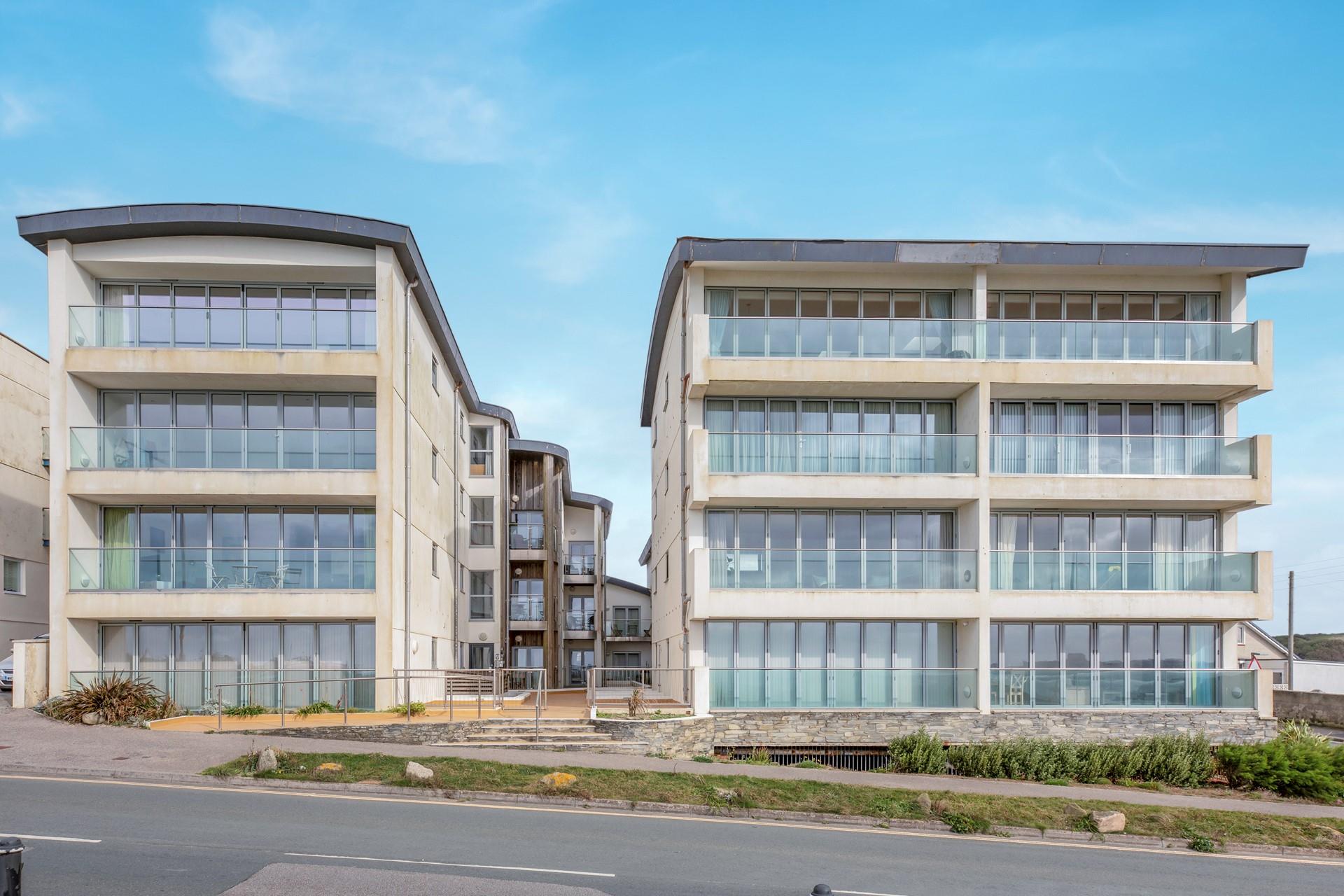 Close to Porth beach with Watergate Bay a short drive or coastal stroll away!