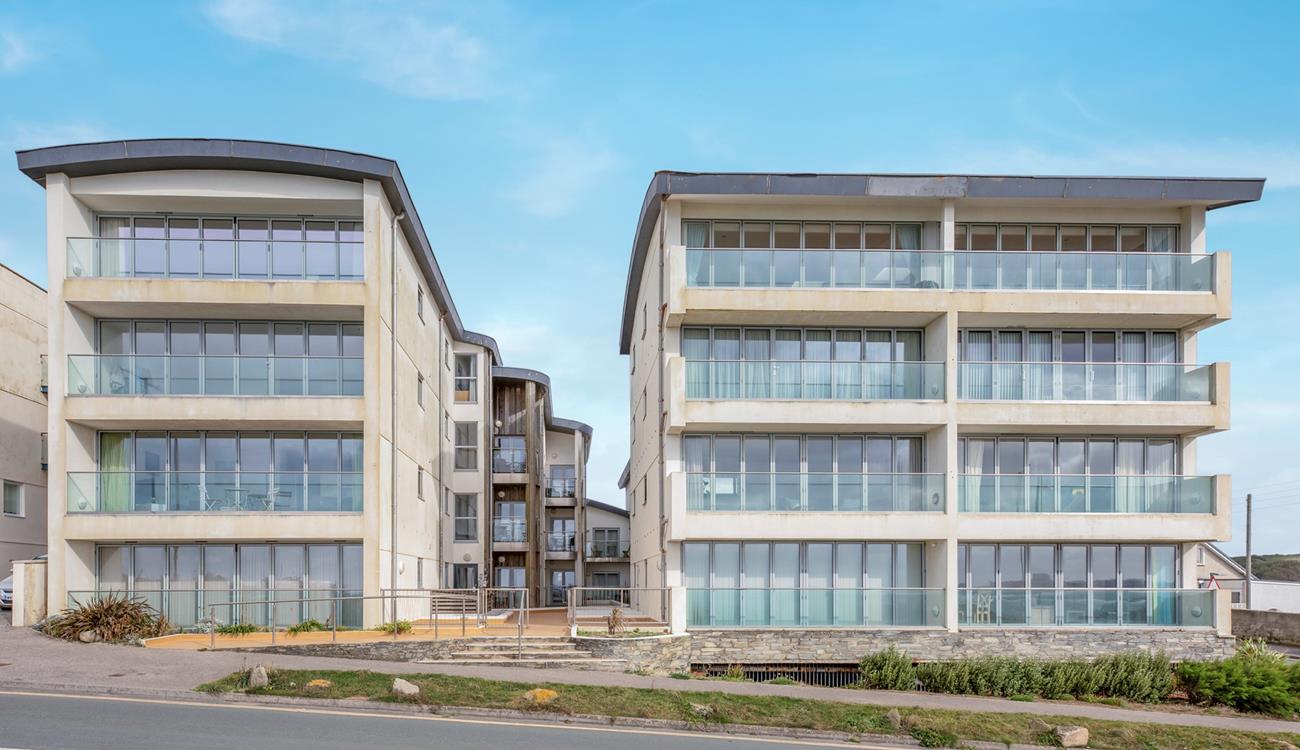 Close to Porth beach with Watergate Bay a short drive or coastal stroll away!