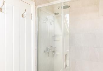 Wash off your sandy toes in the rainfall shower.