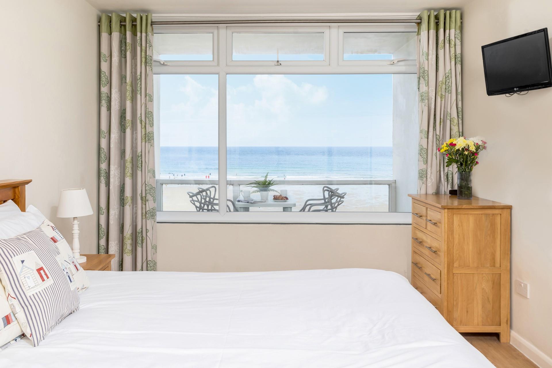 Open the curtains when you wake to check the weather and head to the beach for an early morning dip.