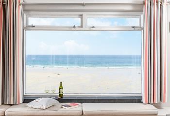 From the moment you wake up enjoy uninterrupted views of Porthmeor beach.